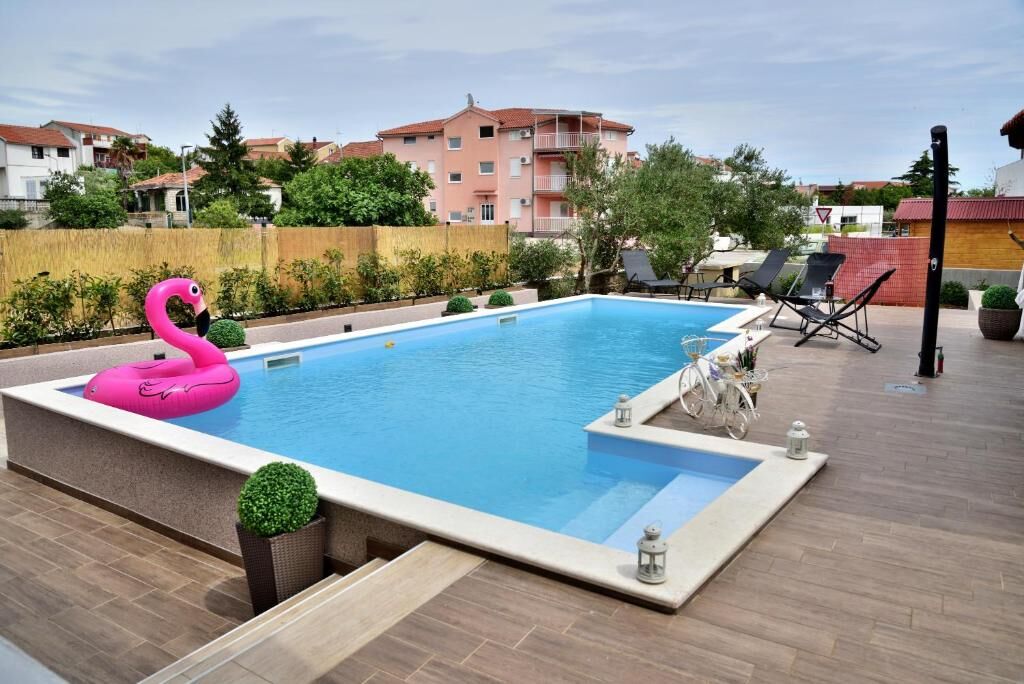 Apartments Wellness &  Beauty 90701-A1