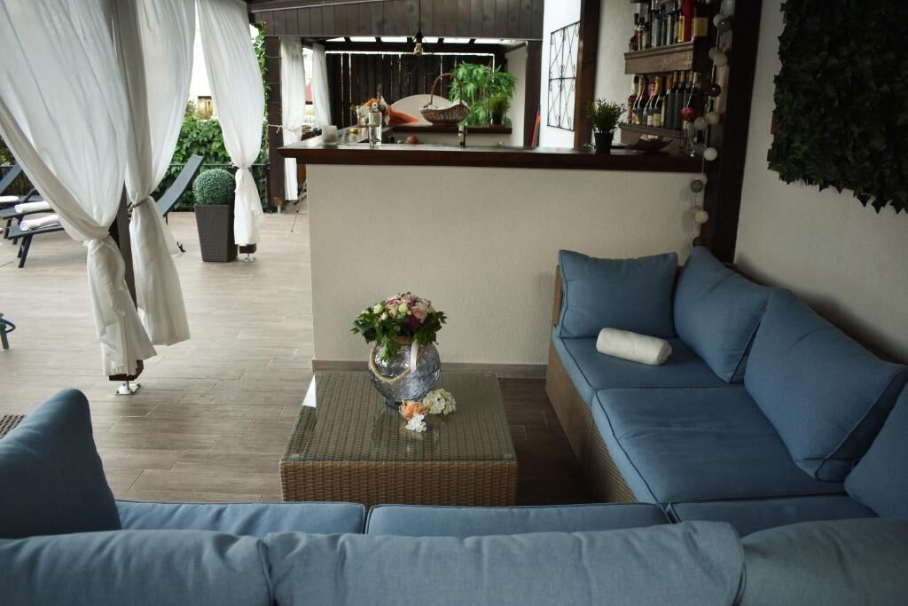 Apartments Wellness &  Beauty 90701-A1