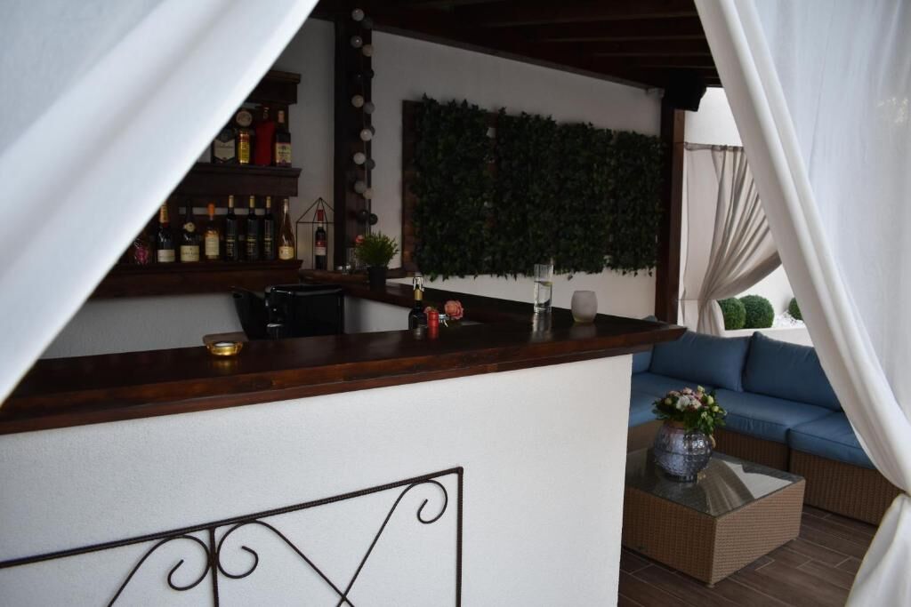 Apartments Wellness &  Beauty 90701-A1