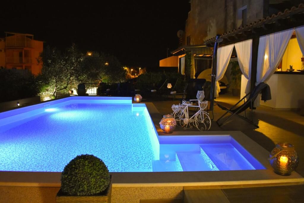 Apartments Wellness &  Beauty 90701-A1