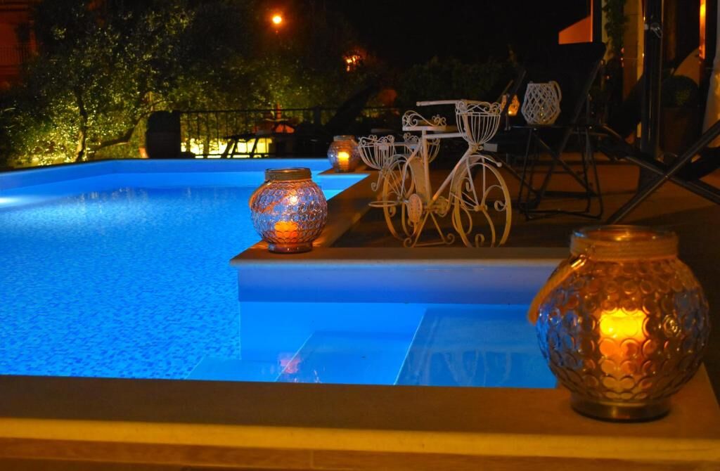Apartments Wellness &  Beauty 90701-A1