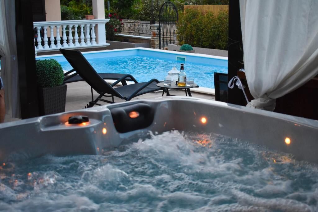 Apartments Wellness &  Beauty 90701-A1
