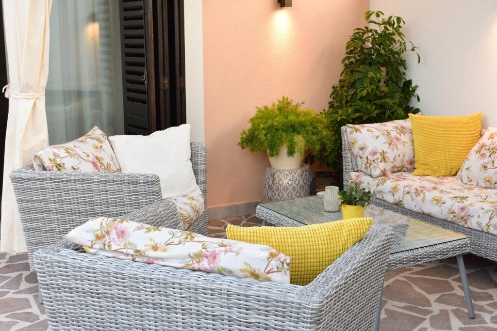 Apartments Wellness &  Beauty 90701-A1