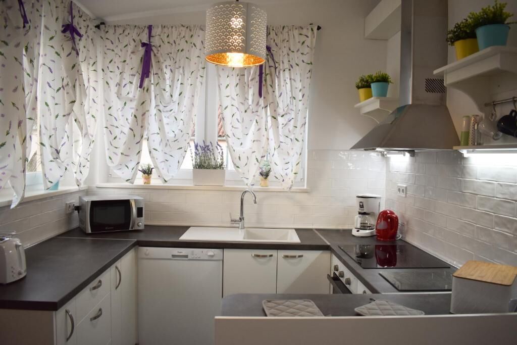 Apartments Wellness &  Beauty 90701-A1