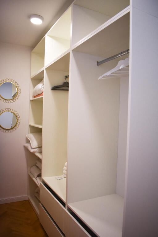 Apartments Wellness &  Beauty 90701-A1