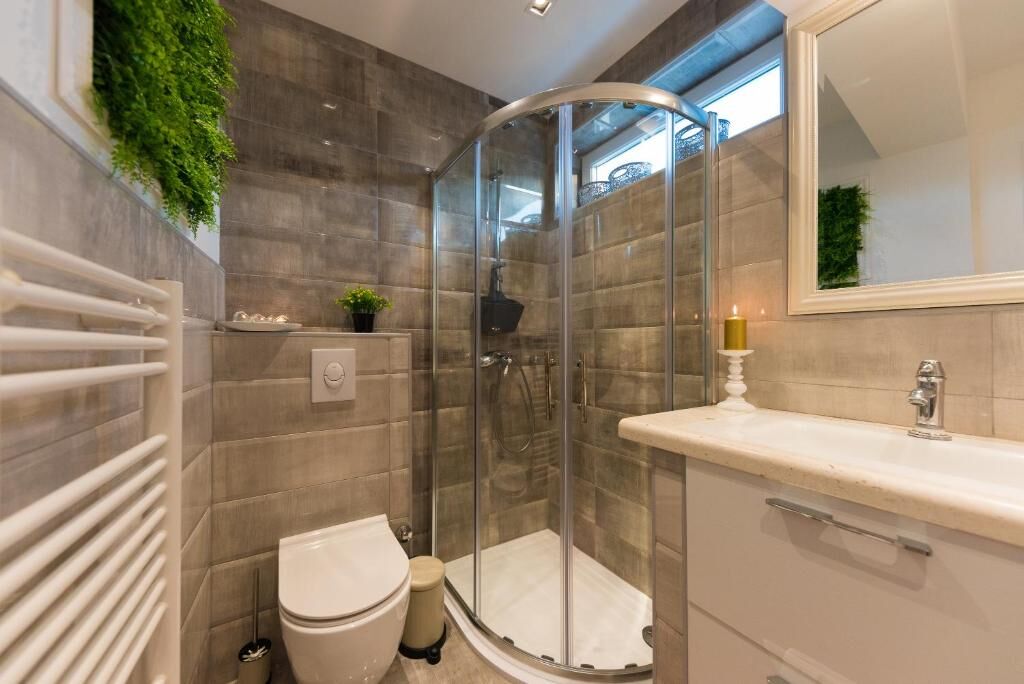 Apartments Wellness &  Beauty 90701-A1