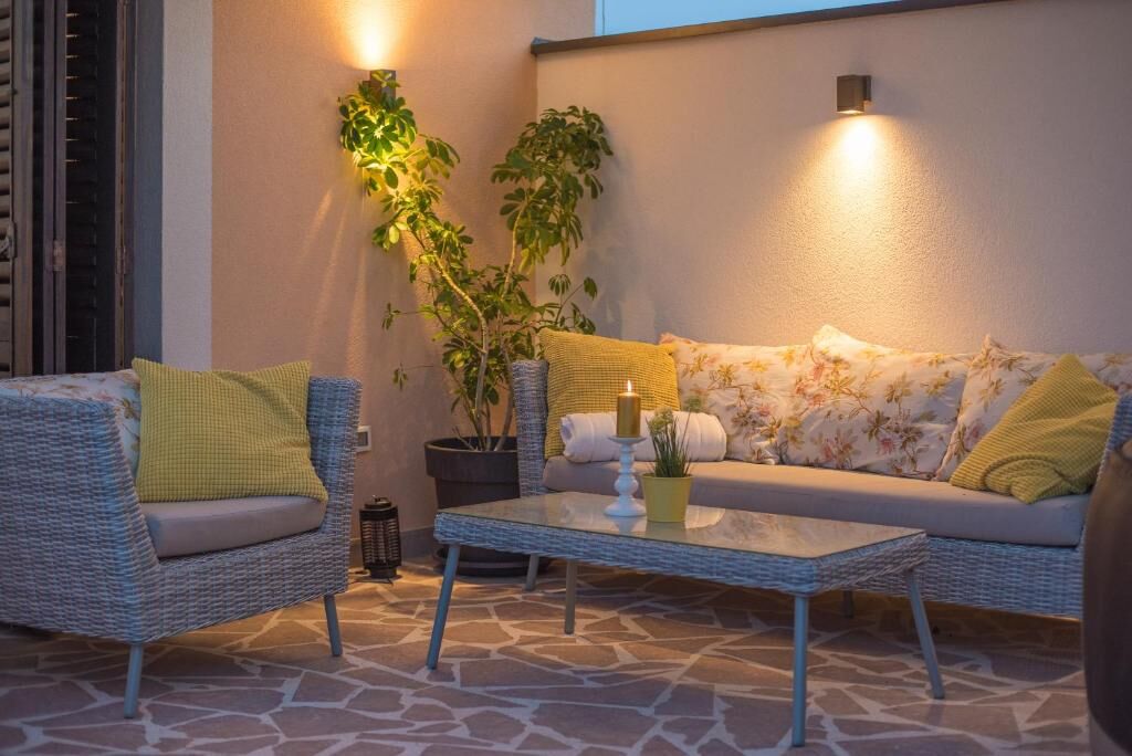 Apartments Wellness &  Beauty 90701-A1