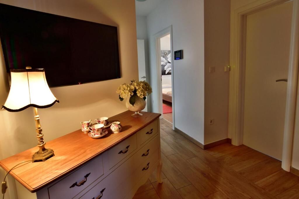 Apartments Wellness &  Beauty 90701-A2
