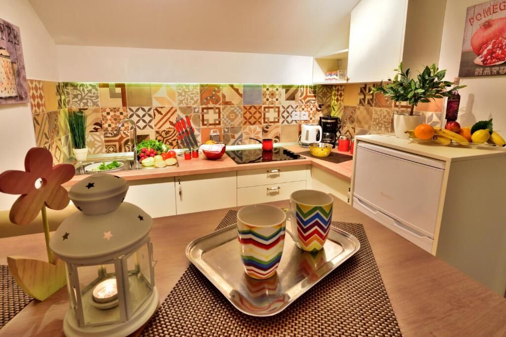 Apartments Wellness &  Beauty 90701-A2