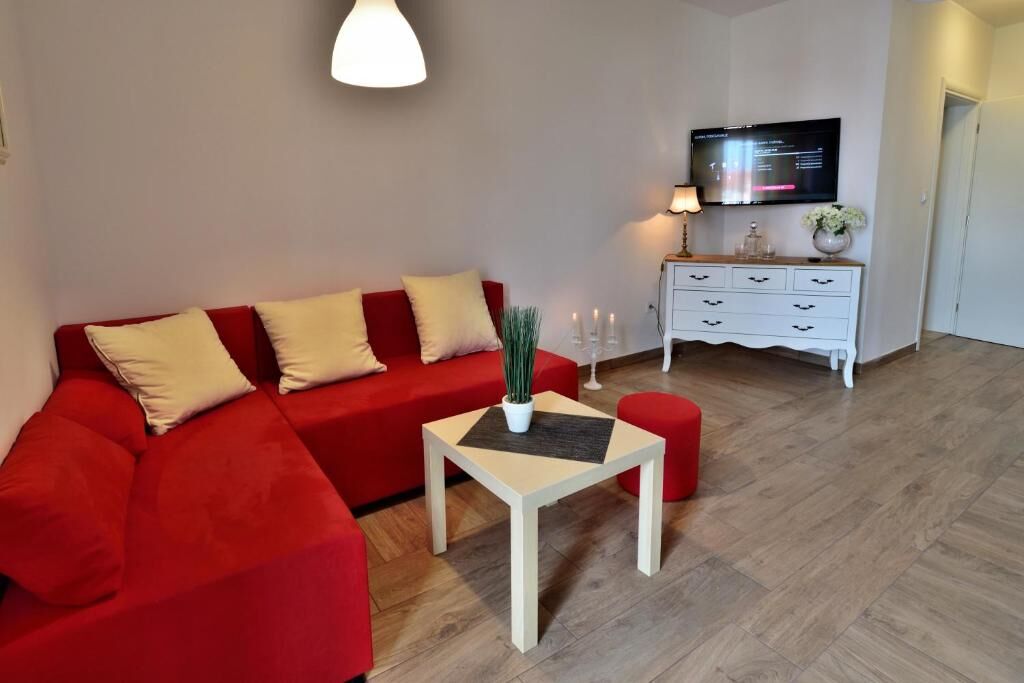 Apartments Wellness &  Beauty 90701-A2