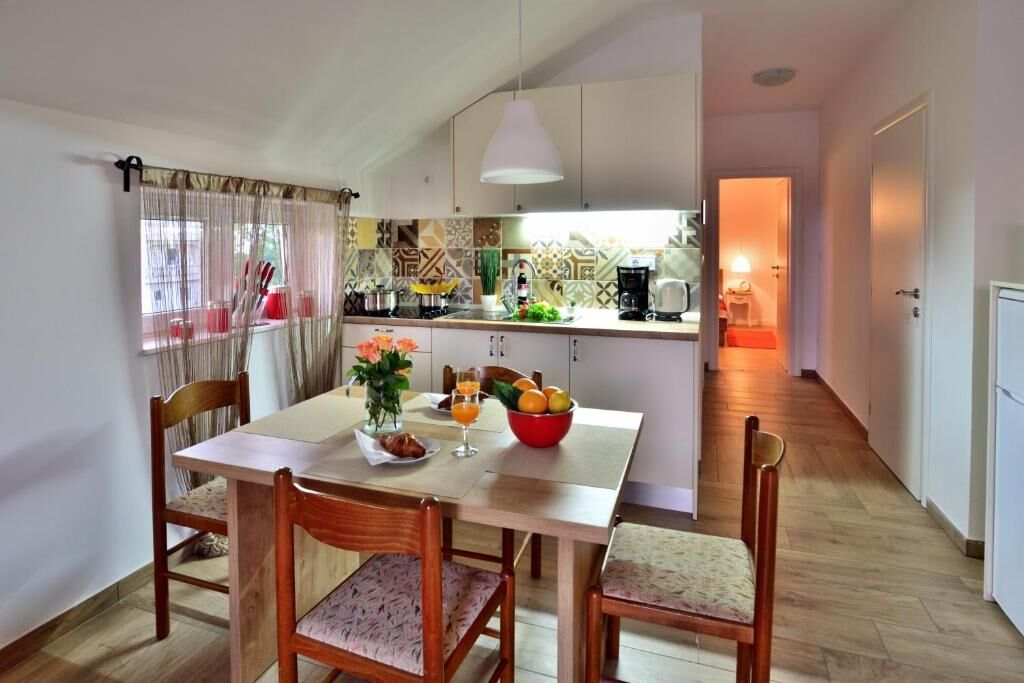 Apartments Wellness &  Beauty 90701-A3