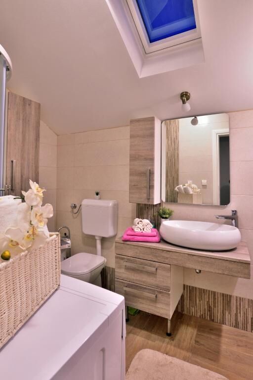 Apartments Wellness &  Beauty 90701-A3
