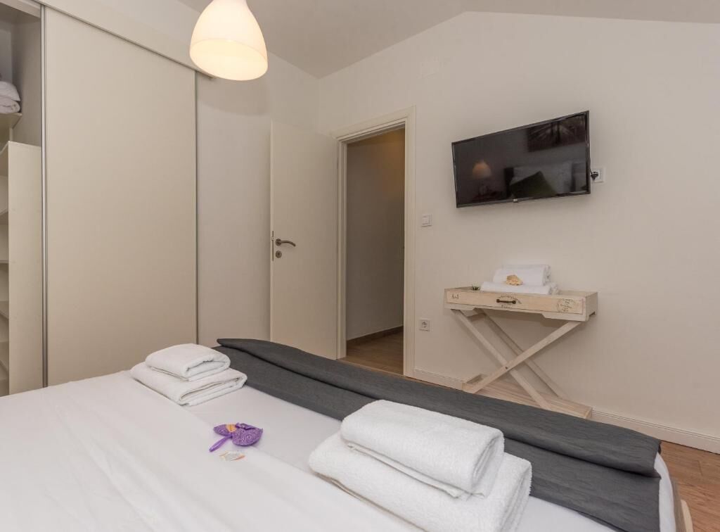 Apartments Wellness &  Beauty 90701-A3