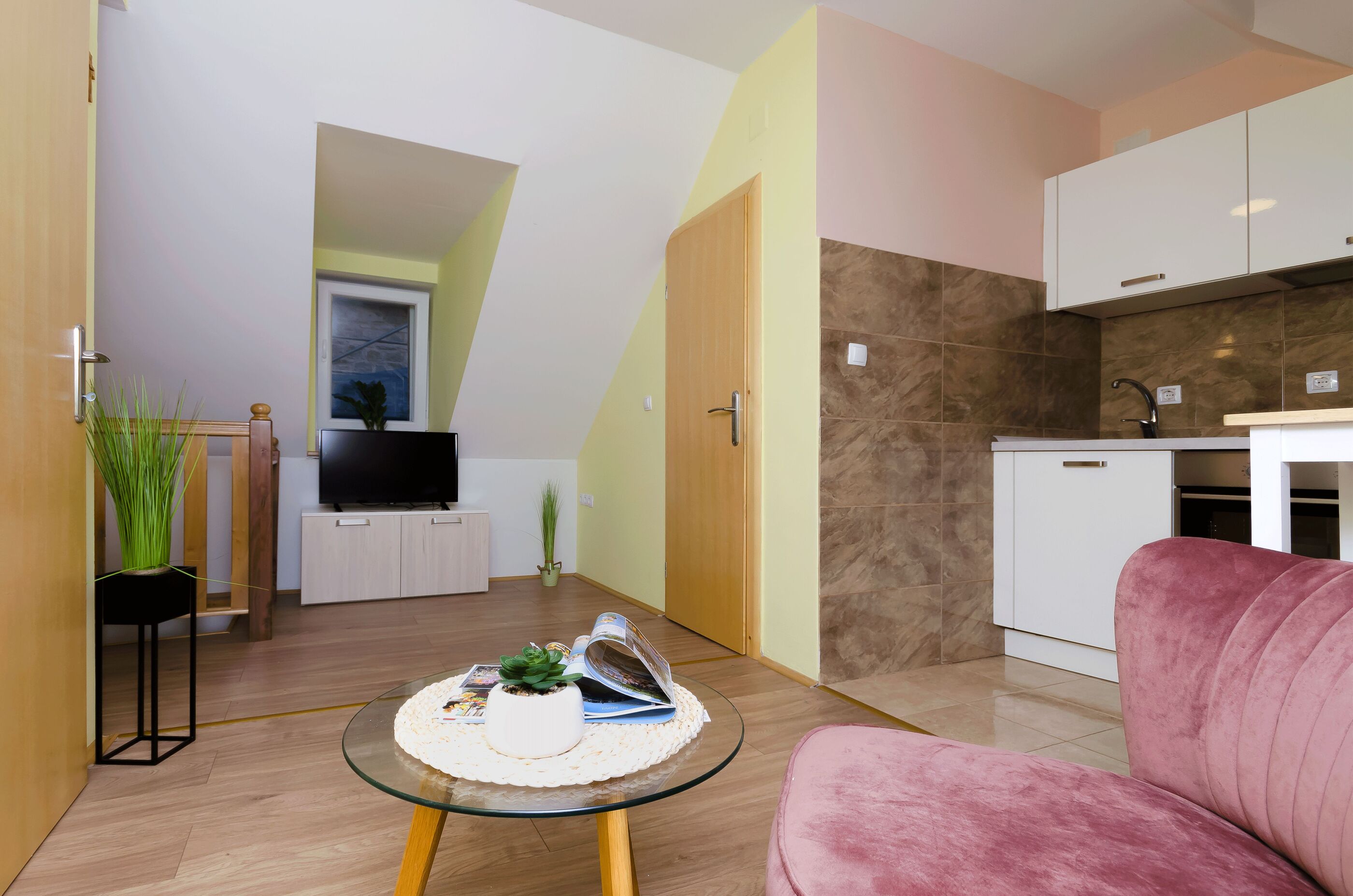 Apartment Stone apartment in center 90691-A1