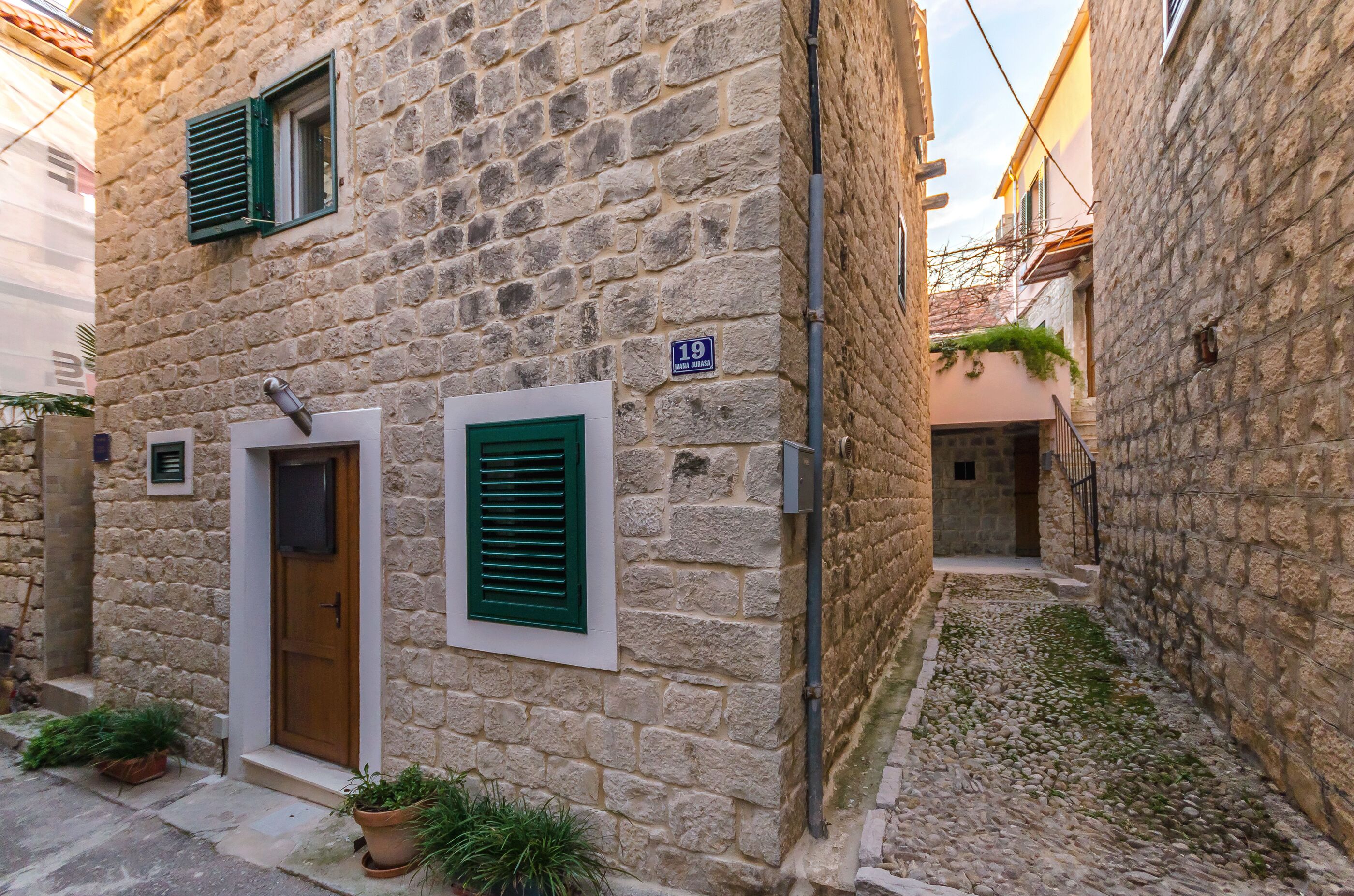 Apartment Stone apartment in center 90691-A1