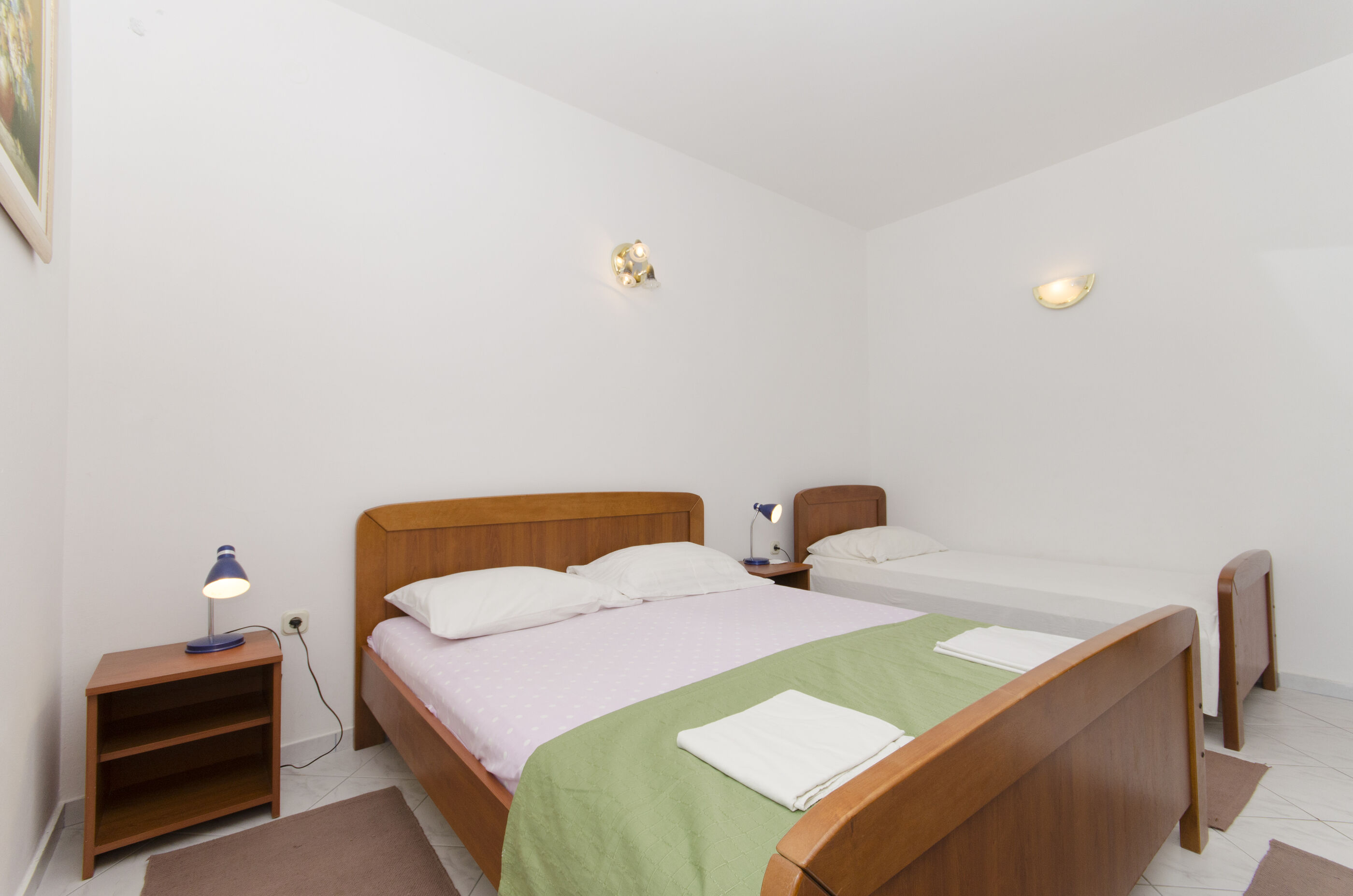 Apartments and Rooms Nike 50271-S4