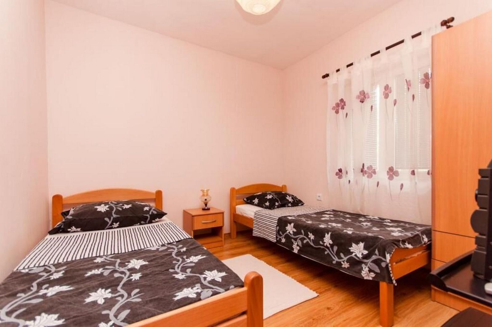 Apartments Mladen 45211-A1