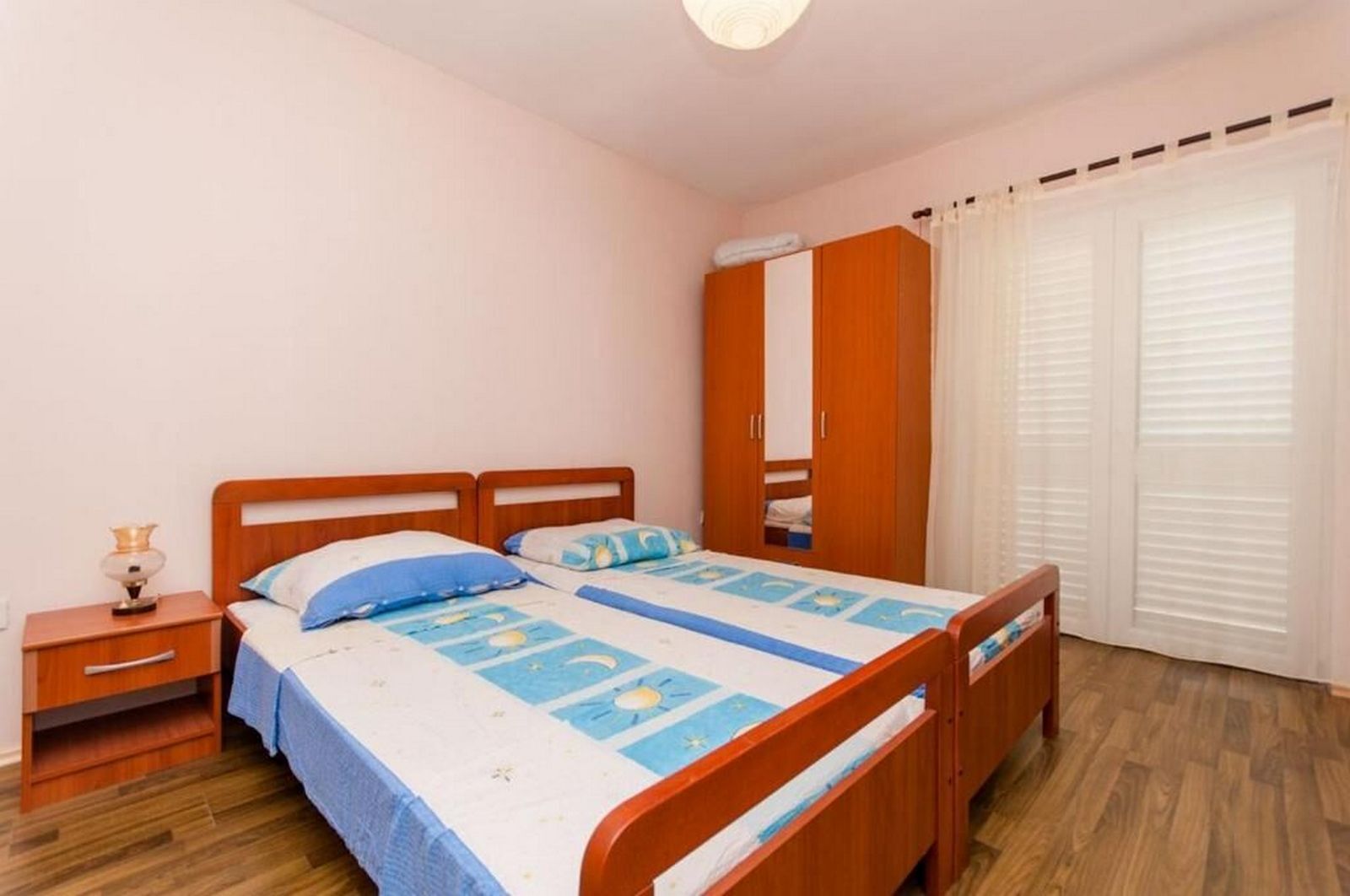Apartments Mladen 45211-A1