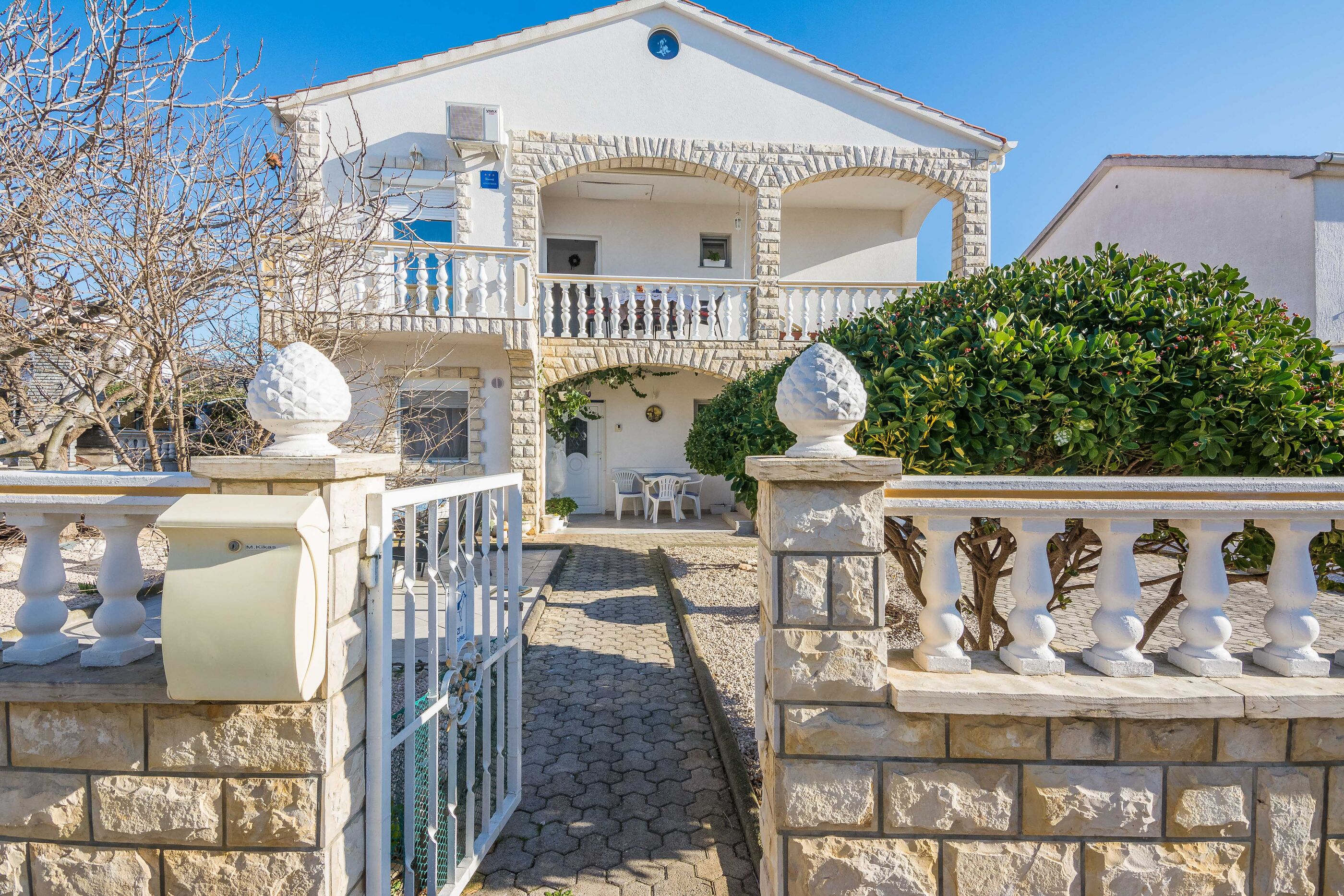 Apartment Kikas 17323-A1