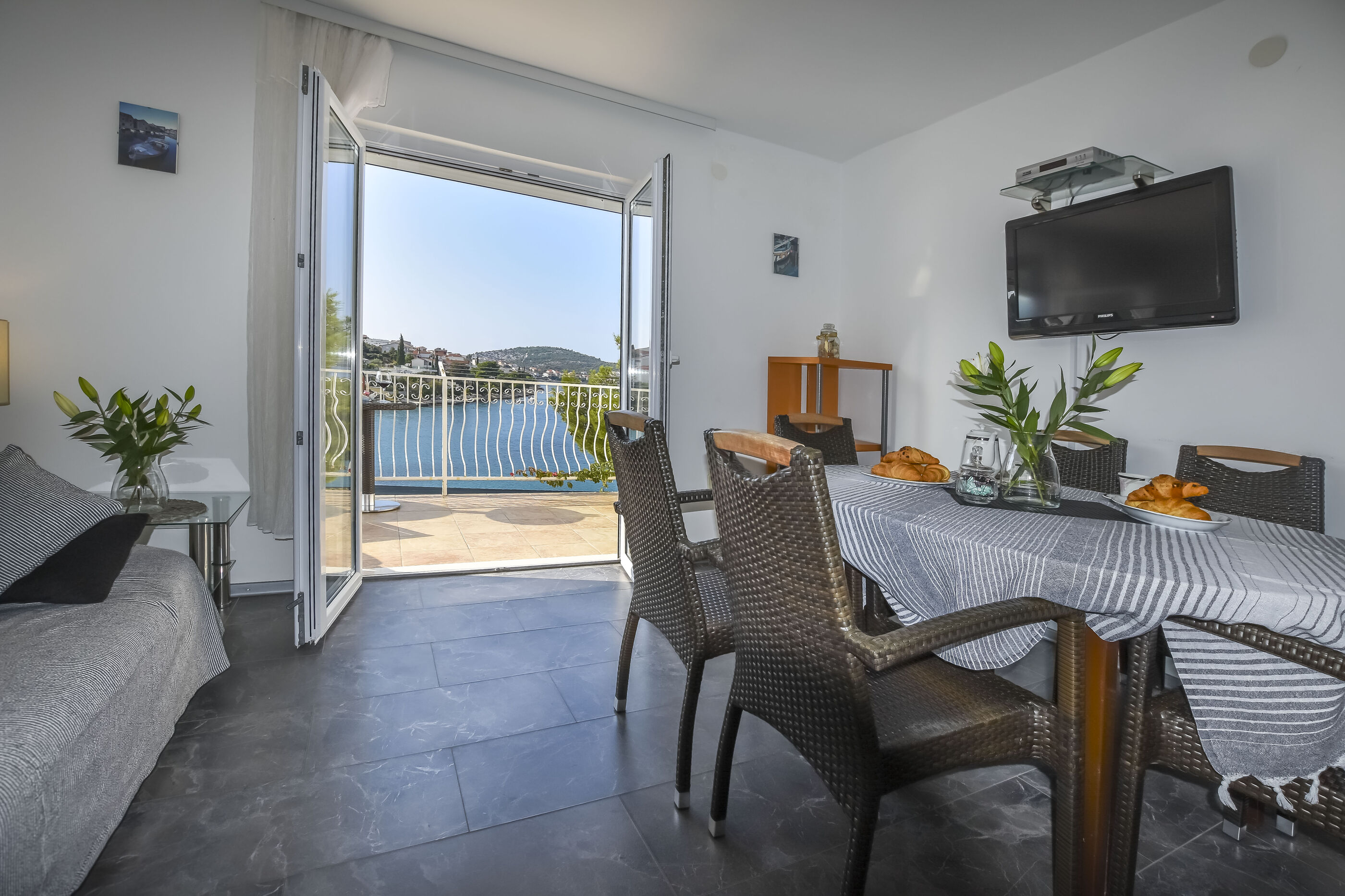 Apartments Krešimir 21771-A2