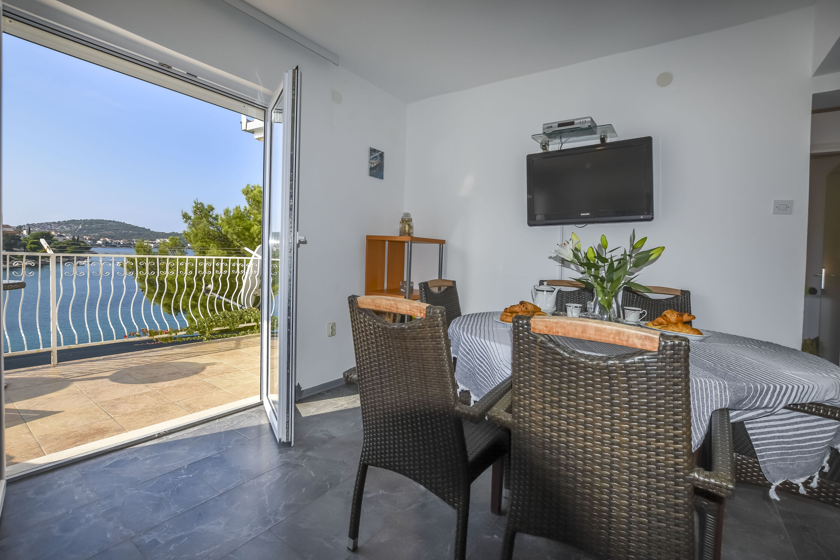 Apartments Krešimir 21771-A2