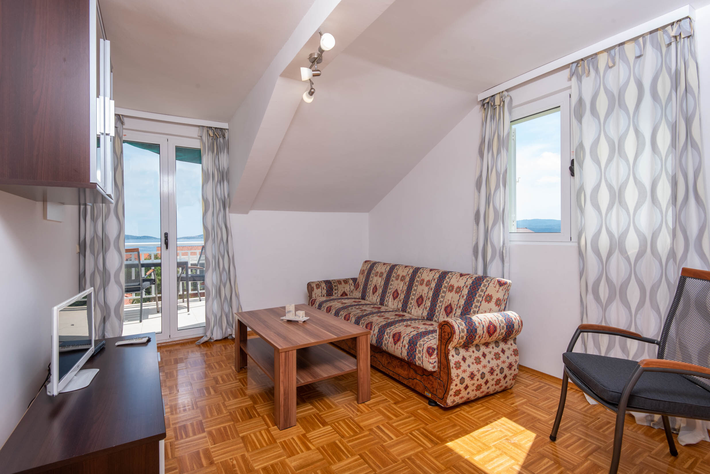 Apartments Grozdana 33551-A1