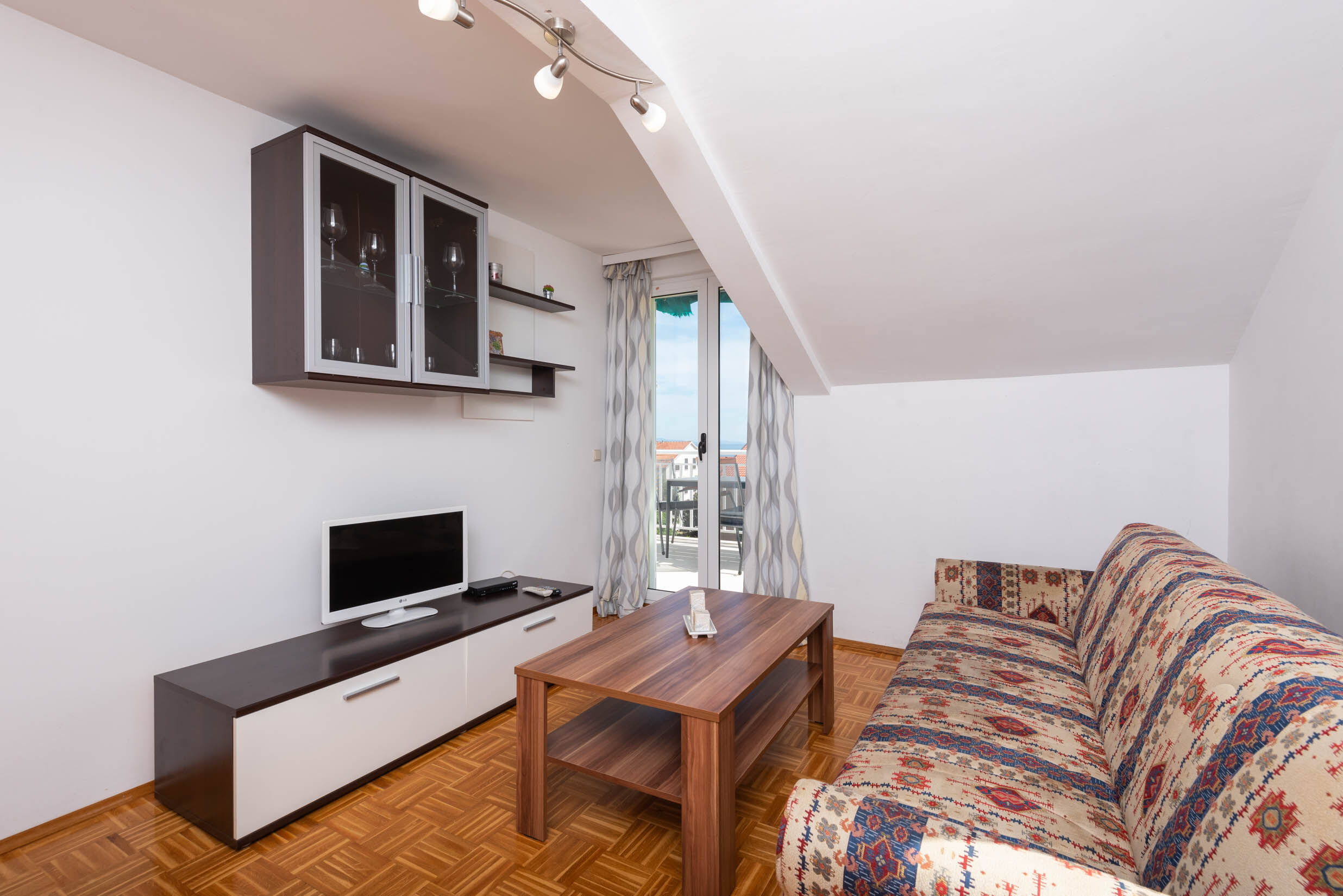 Apartments Grozdana 33551-A1