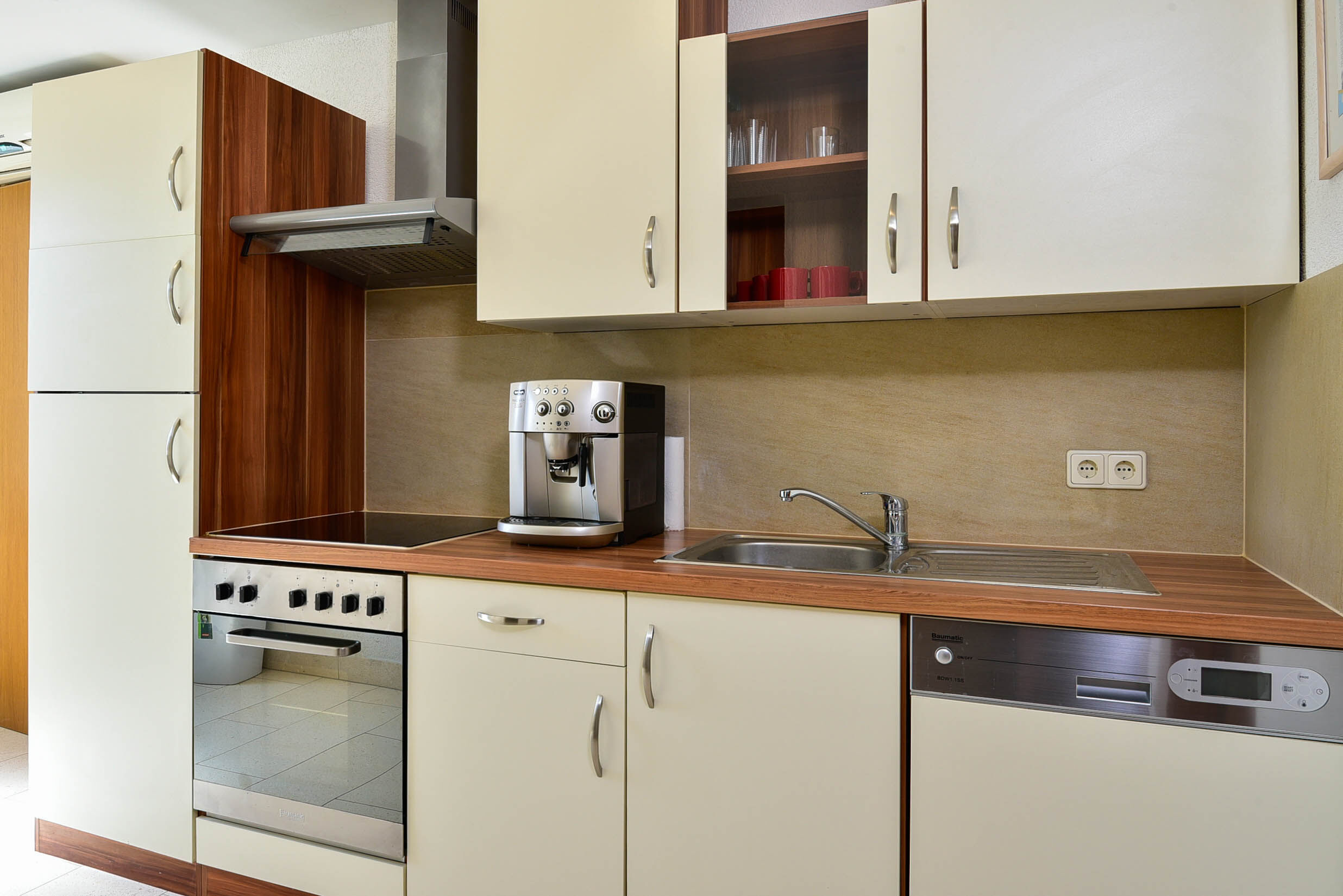 Apartments Grozdana 33551-A1