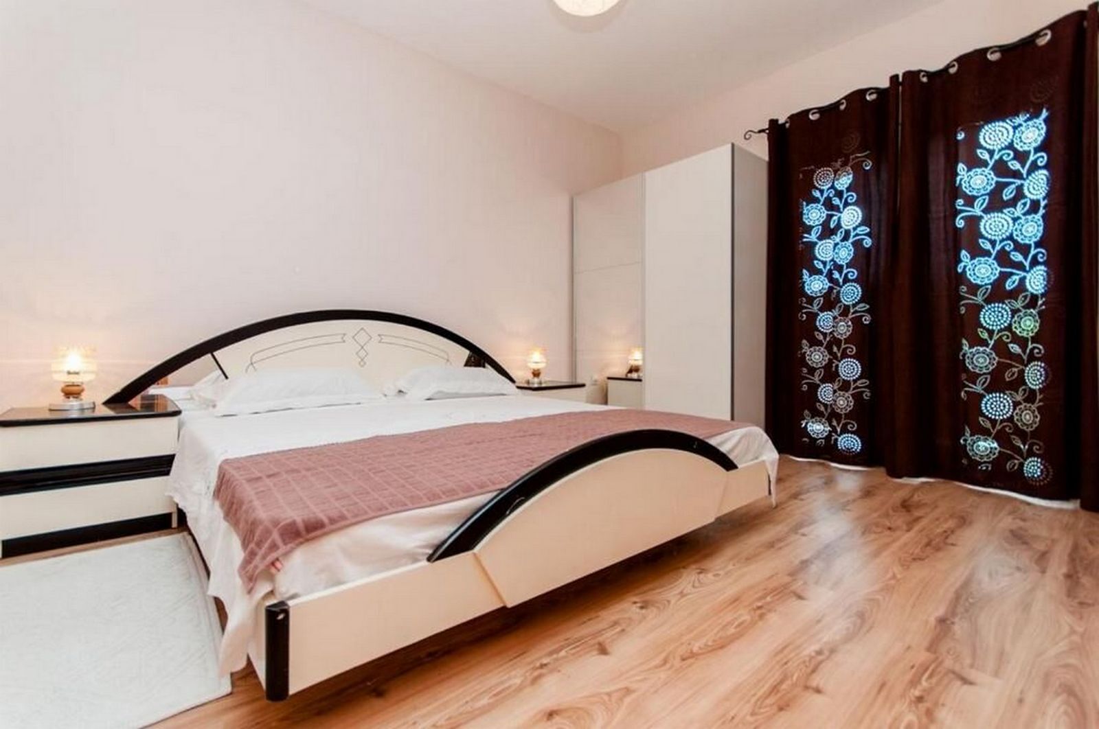 Apartments Mladen 45211-A2