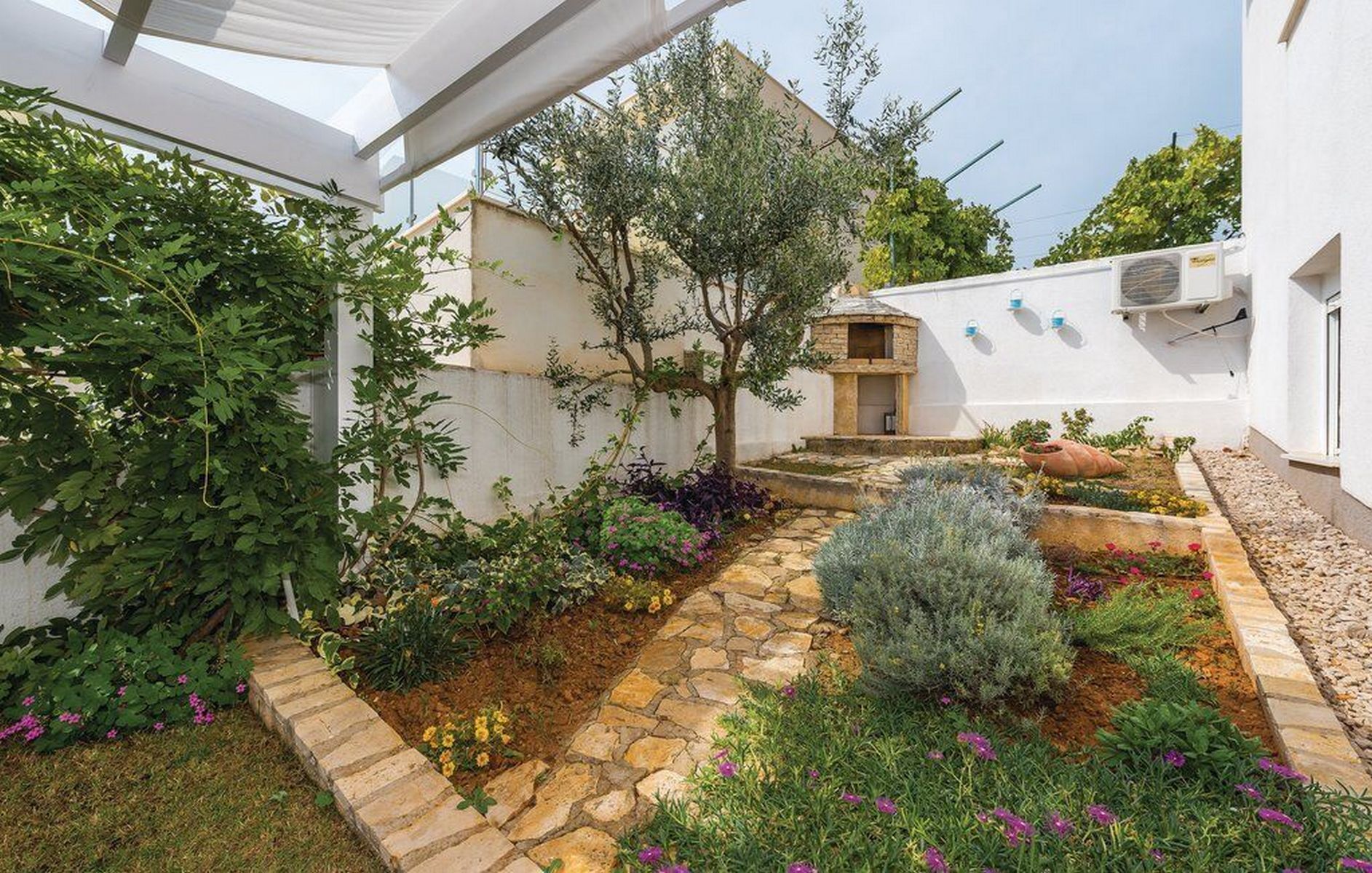 Apartment Private Garden 90061-A1