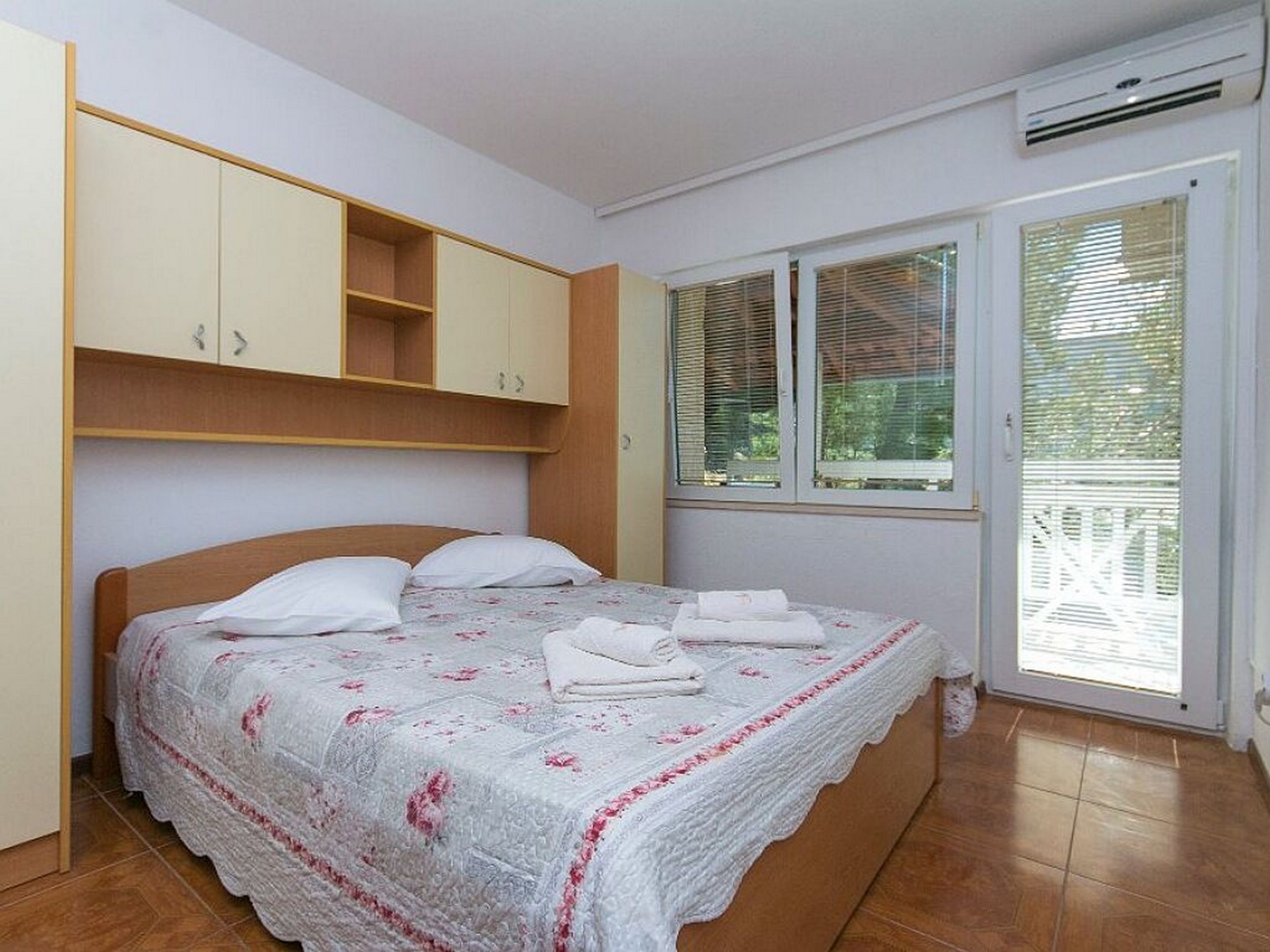 Apartments Mario 82131-A2
