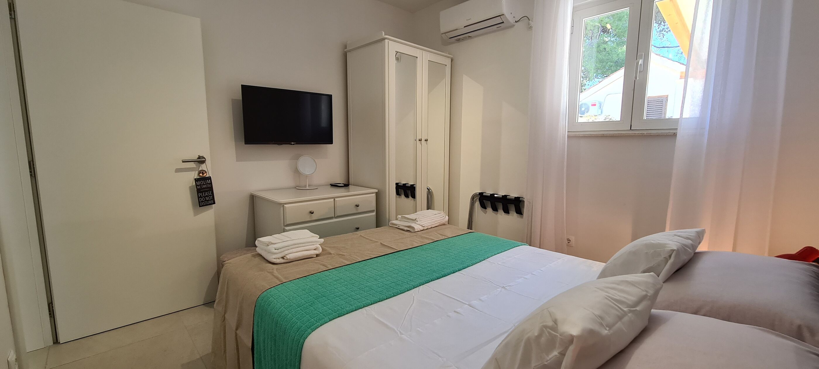 Apartments Pleasures 91051-A1