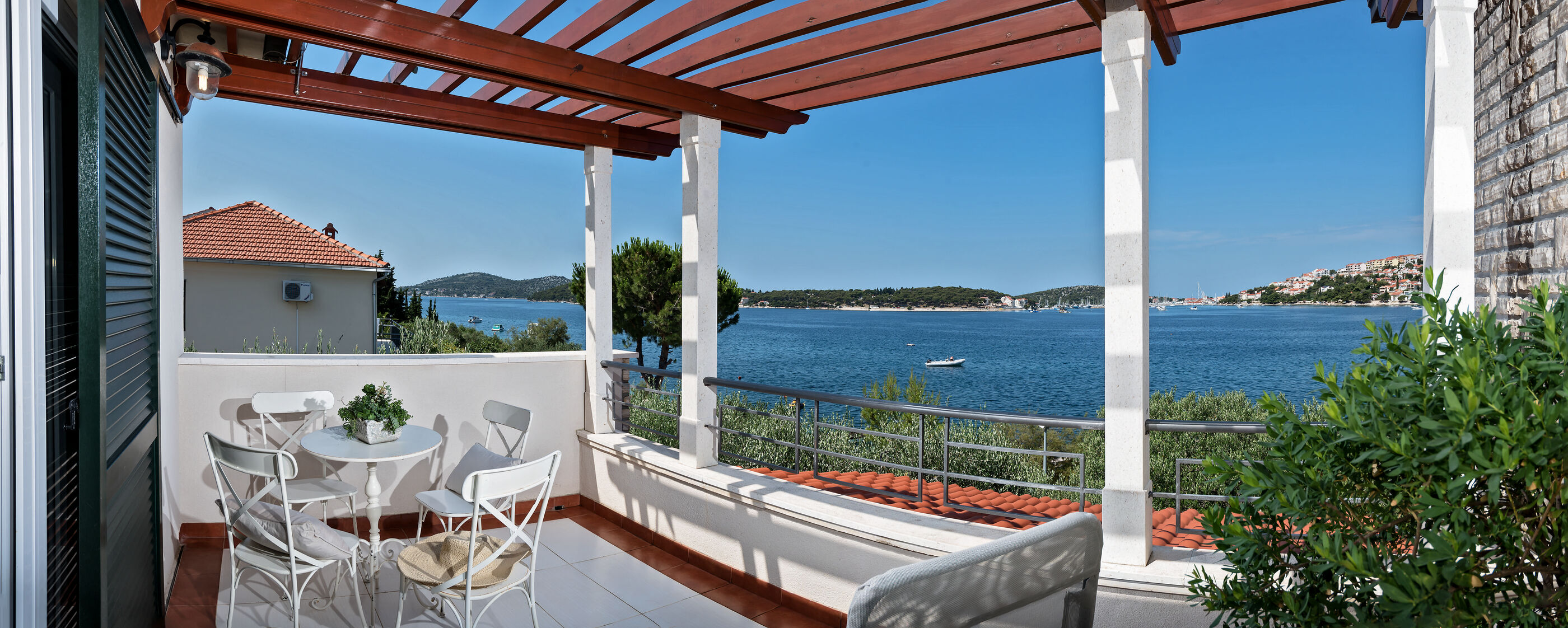 Apartments Roza 91041-A1