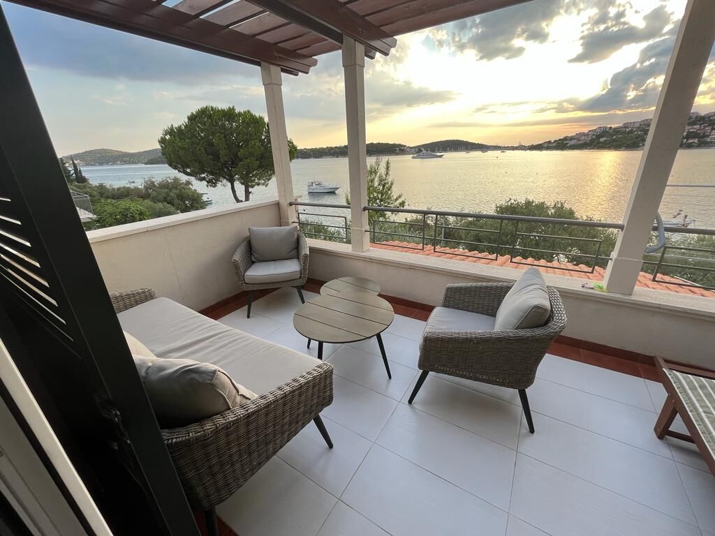 Apartments Roza 91041-A1