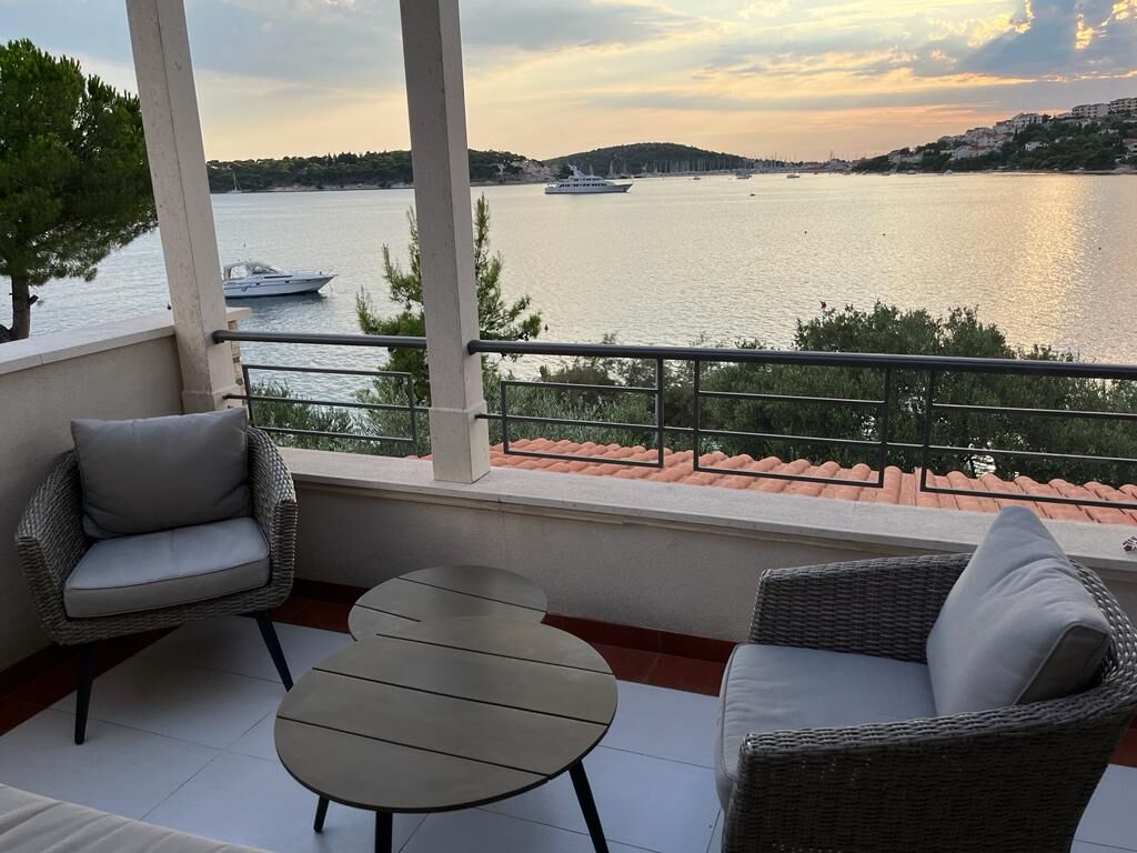 Apartments Roza 91041-A1