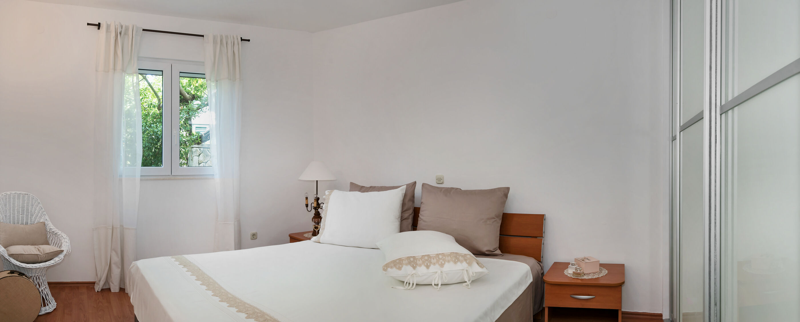 Apartments Roza 91041-A2