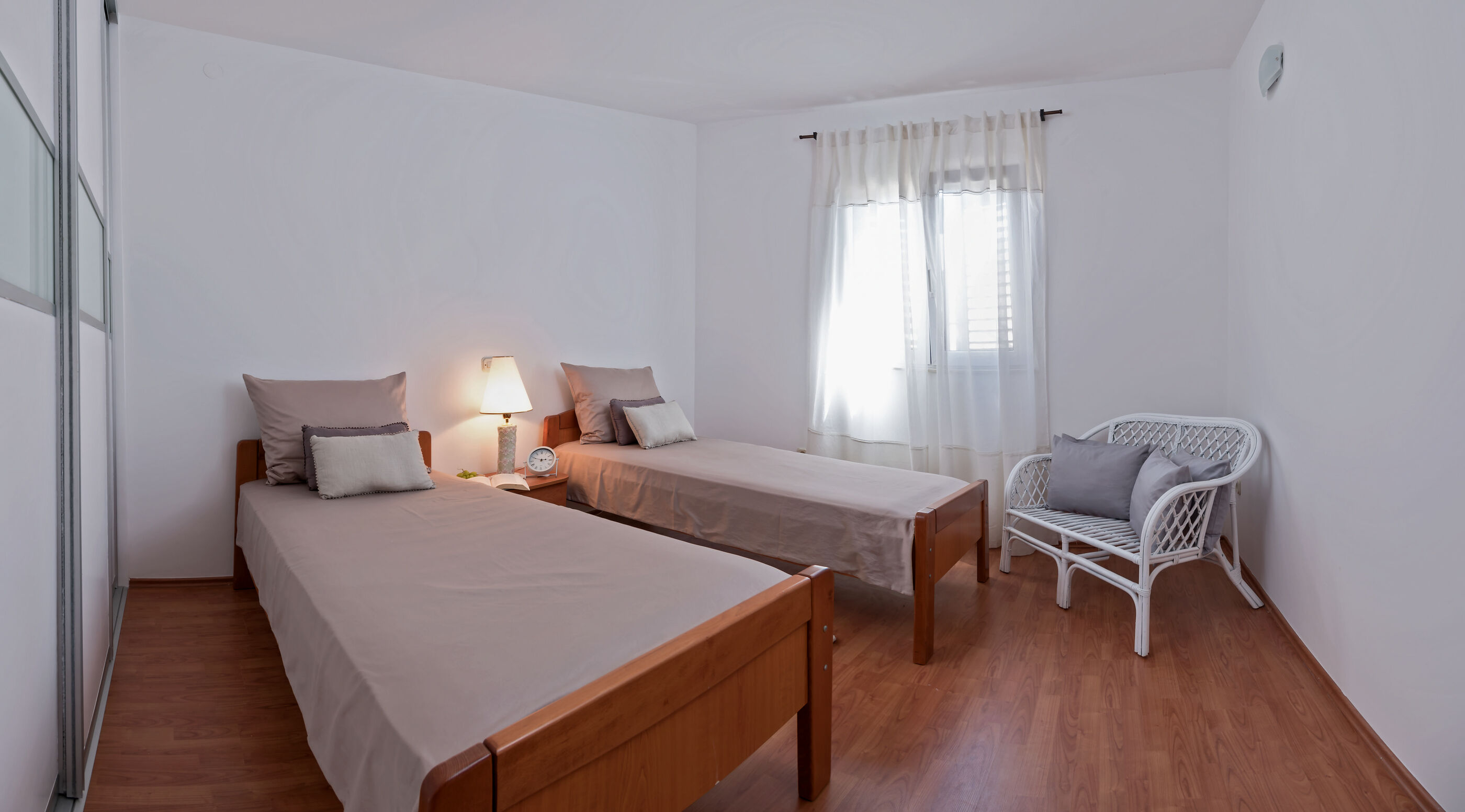 Apartments Roza 91041-A2