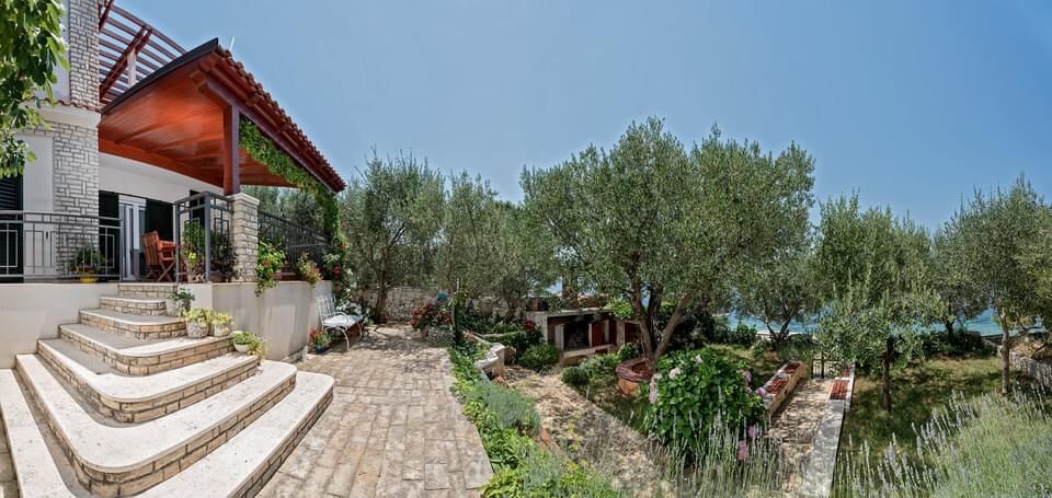 Apartments Roza 91041-A2
