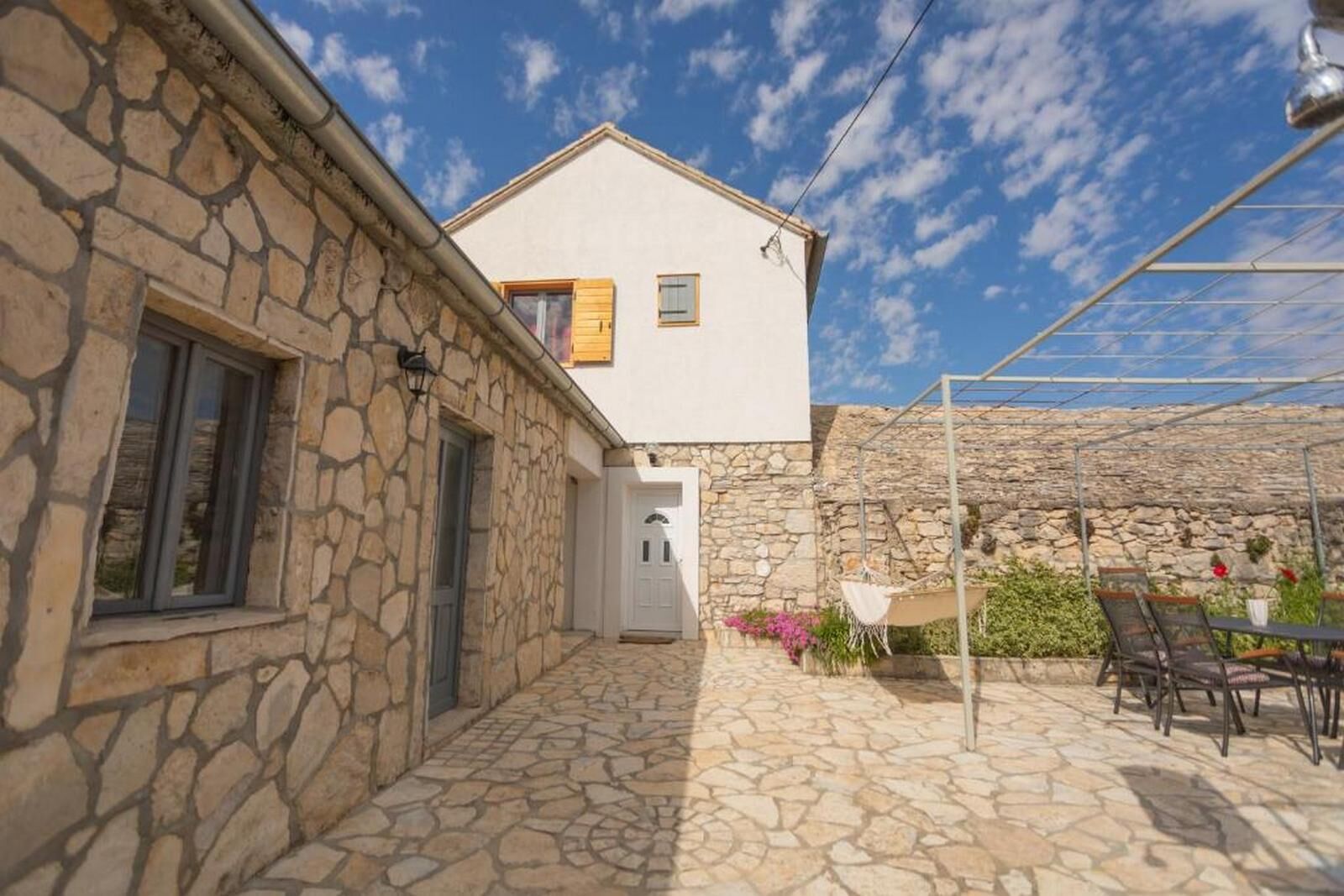 House MG 91171-K1