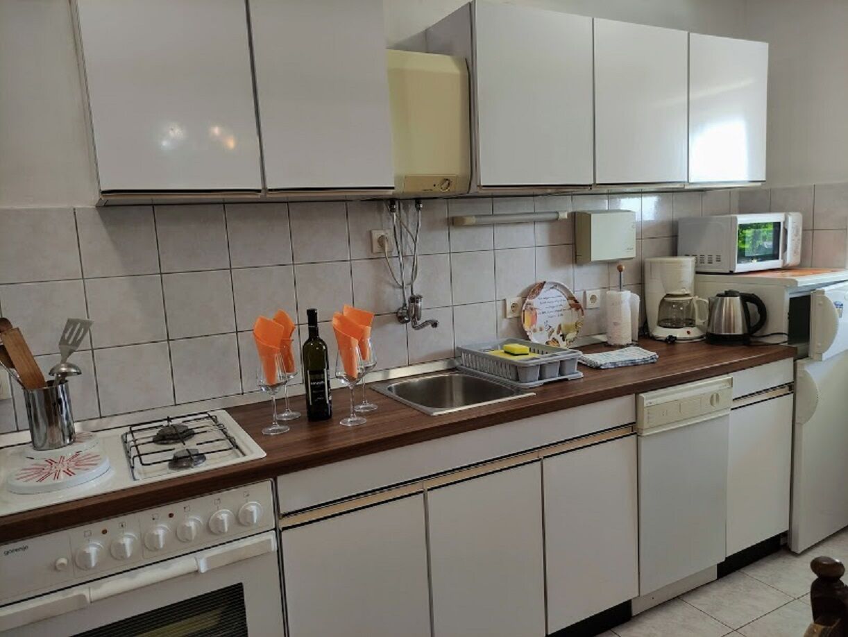 Apartments Mira 90871-A2