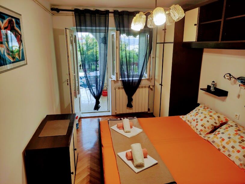 Apartments Mira 90871-A2