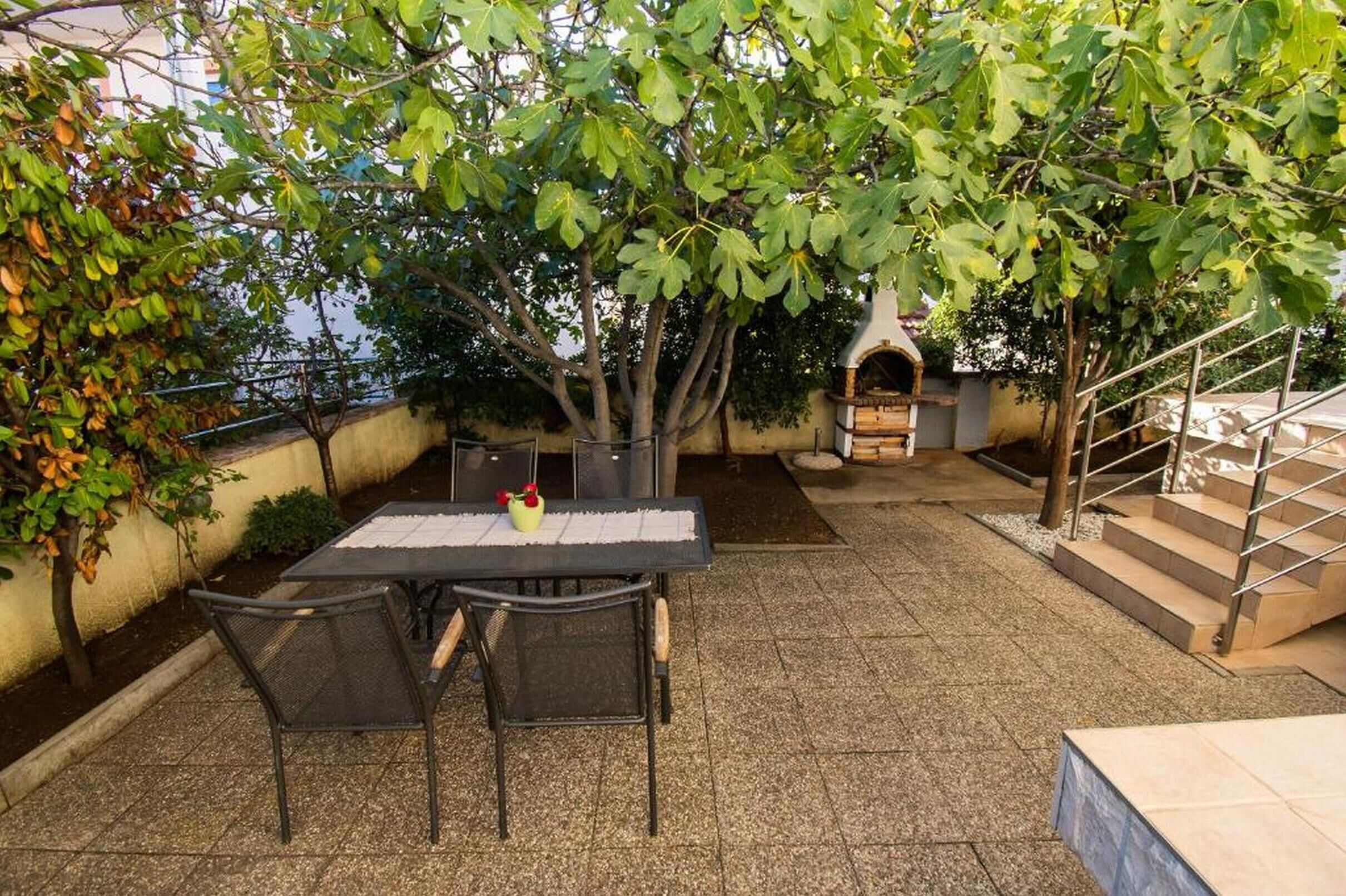 Apartments Ivica 90121-A5