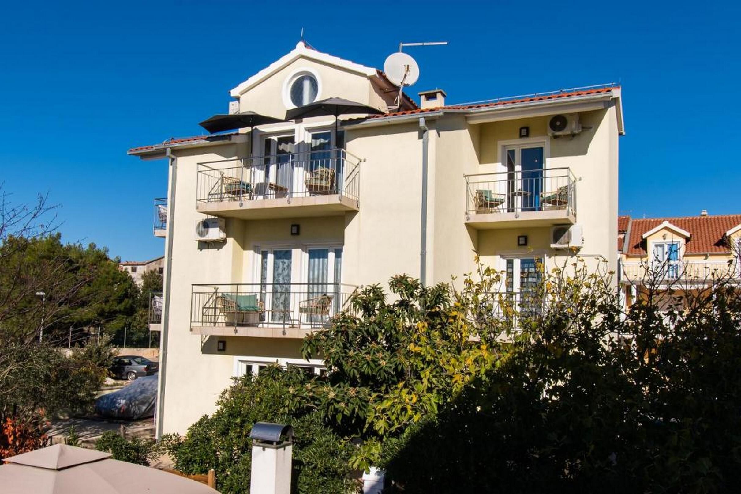 Apartments Ivica 90121-A5
