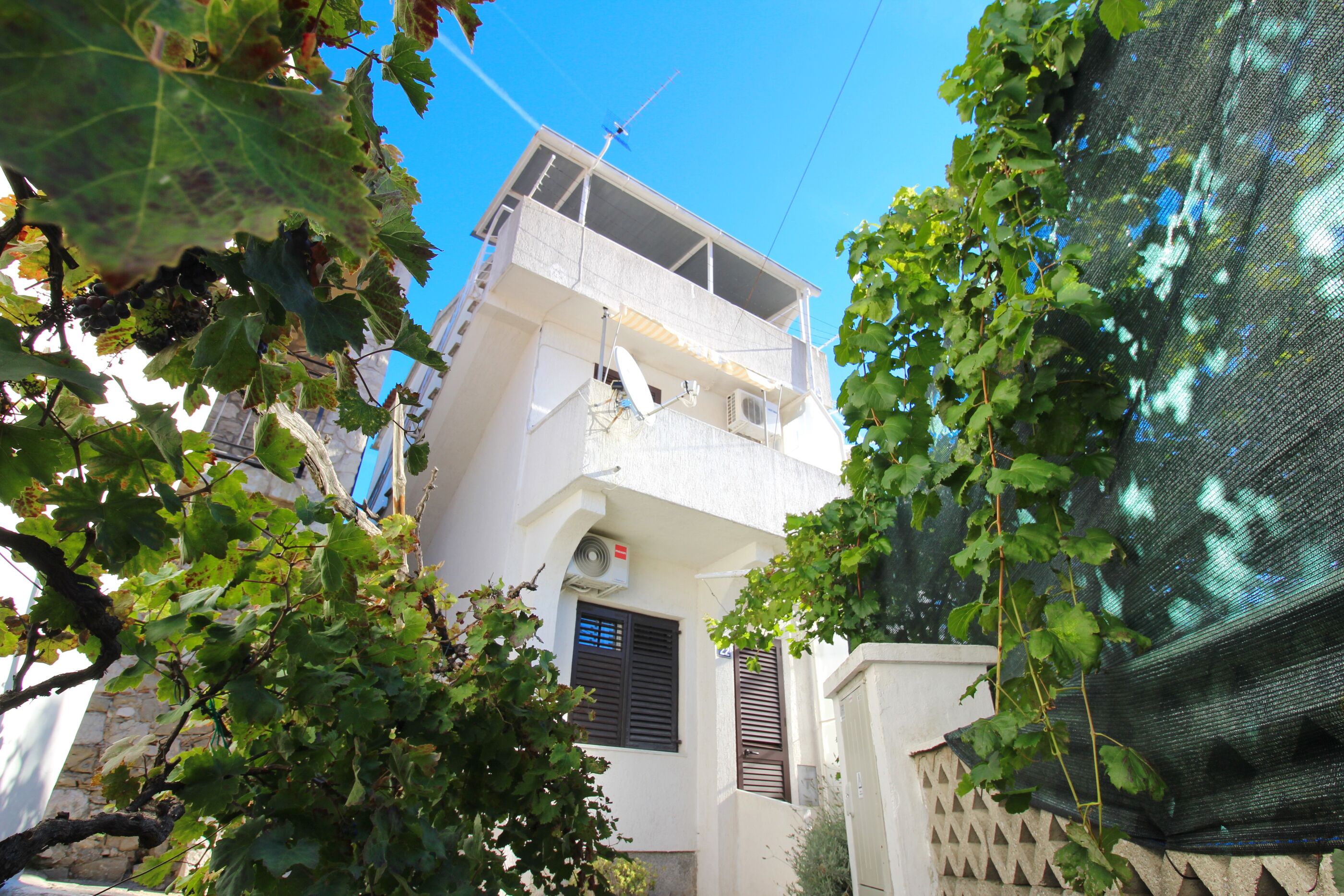 Apartments Bugi 69371-A1