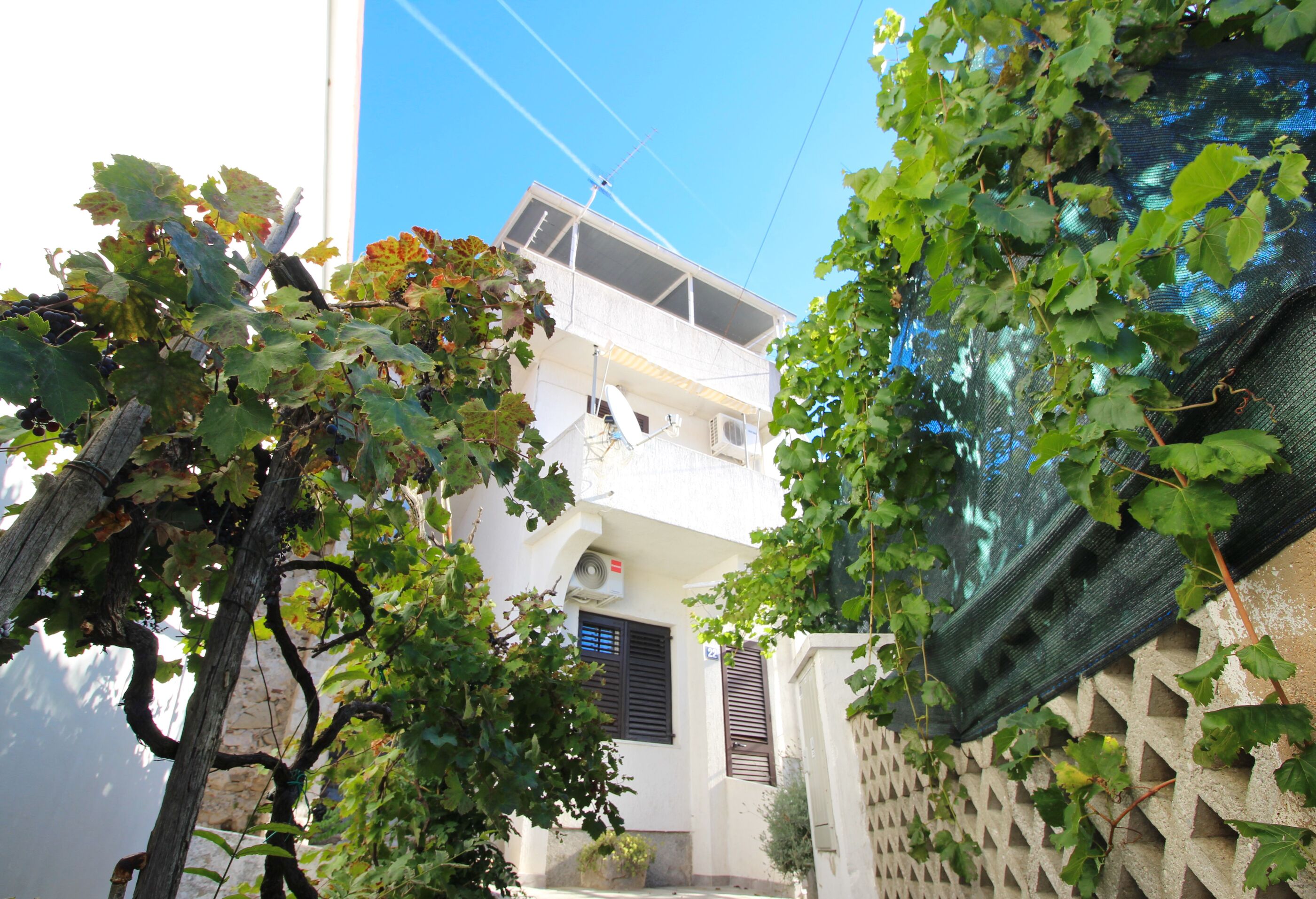 Apartments Bugi 69371-A1