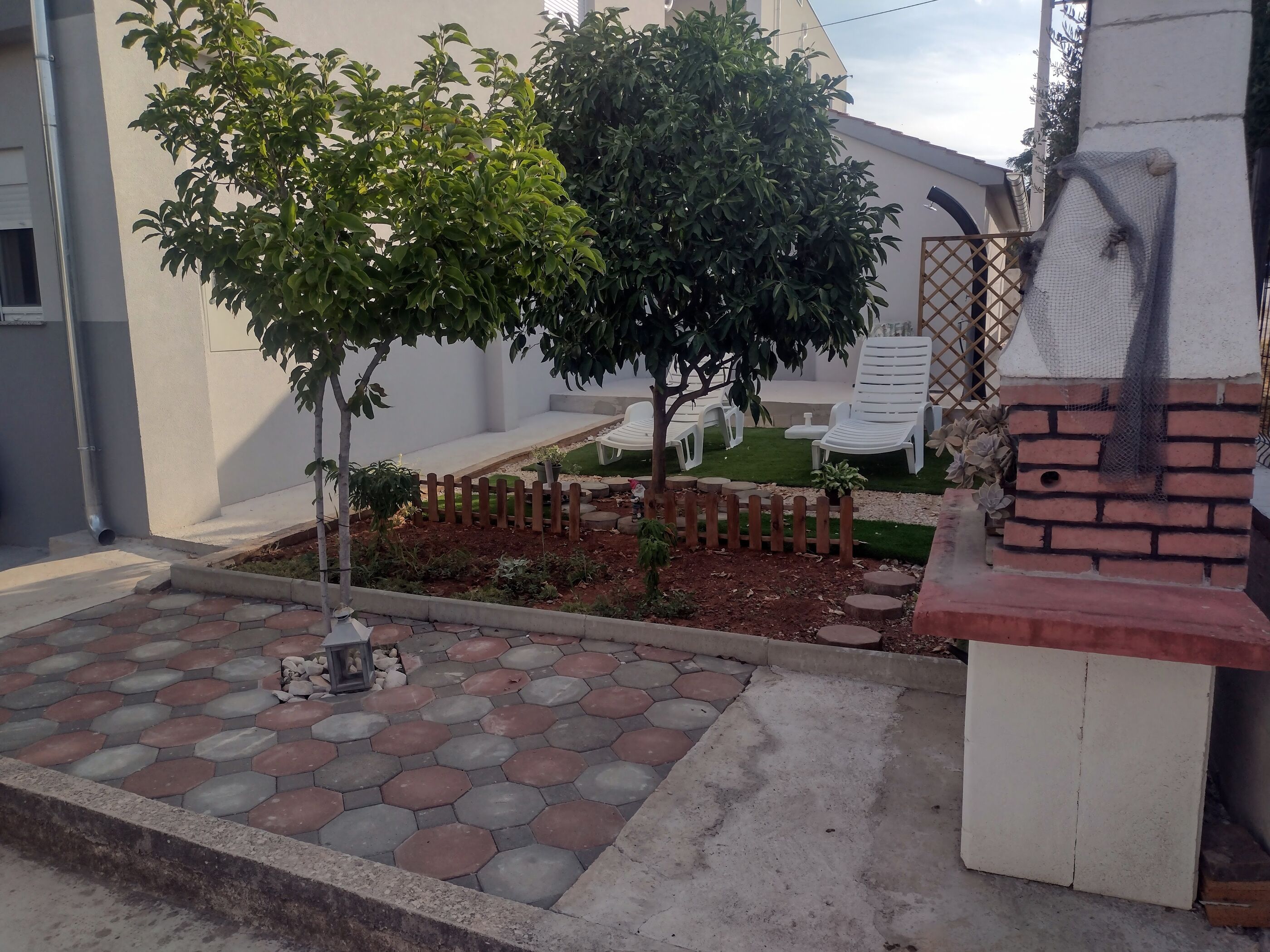 House Franica 76471-A1