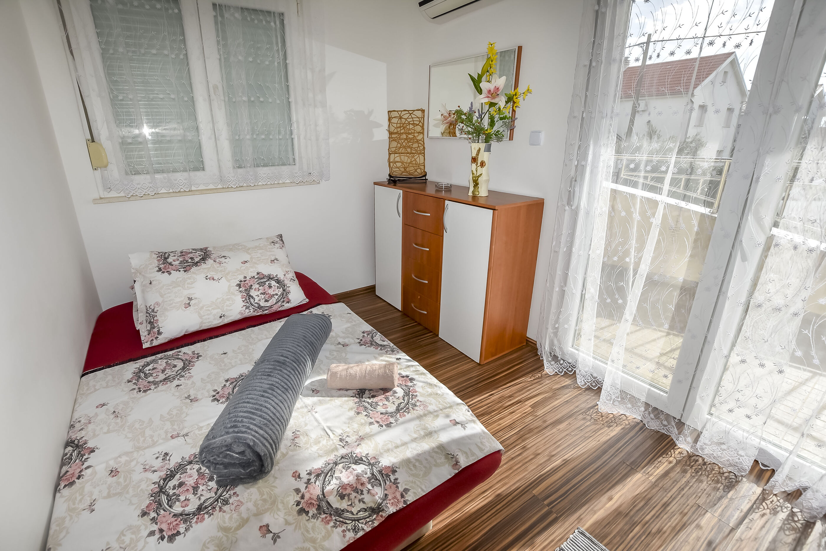 House Levanat 90851-K1