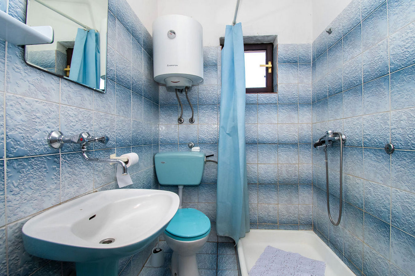 Apartments Crljenko 25301-A1
