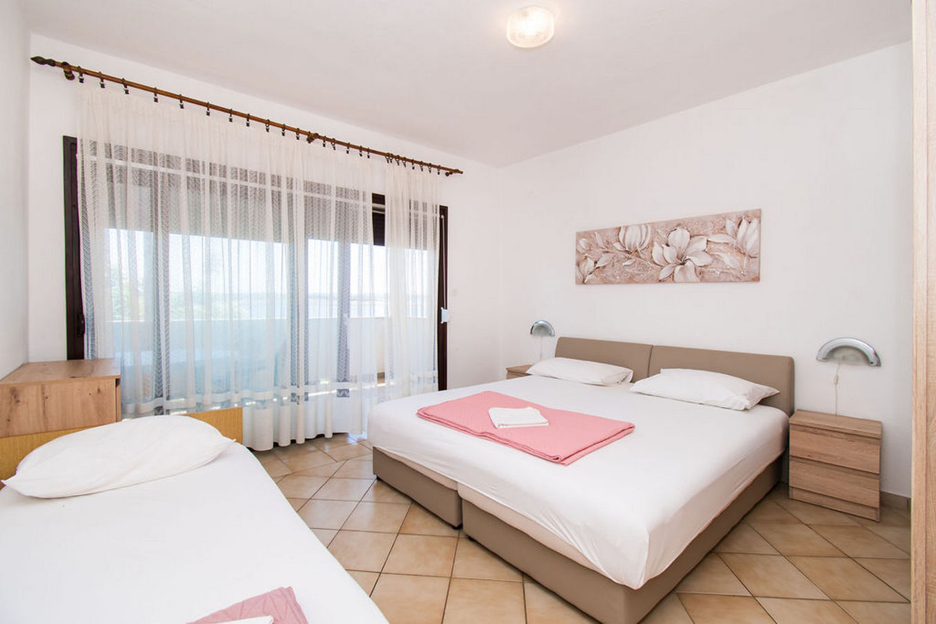 Apartments Crljenko 25301-A1