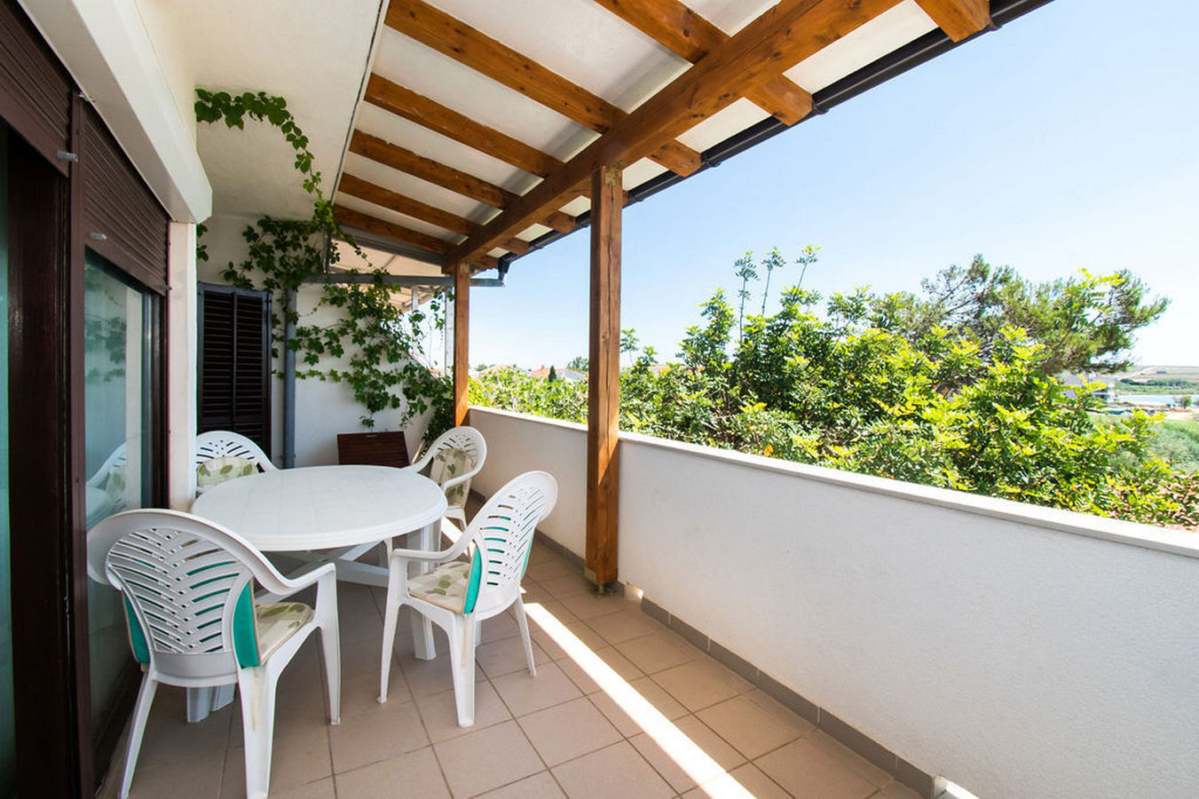 Apartments Crljenko 25301-A1